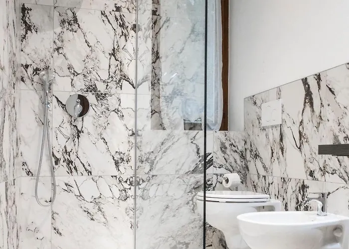 Golden Panorama Apartment *